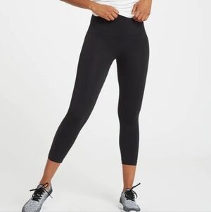 Spanx Look At Me Now Seamless Cropped Leggings In Black Size XL